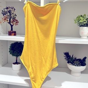Gorgeous yellow short sleeve bodysuit